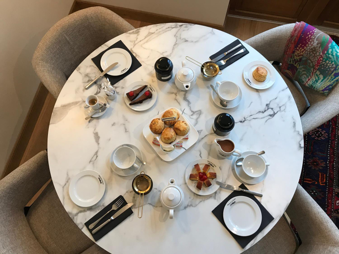Food & Drinks 5, Grand Hôtel de la Poste, Pyrénées-Atlantiques