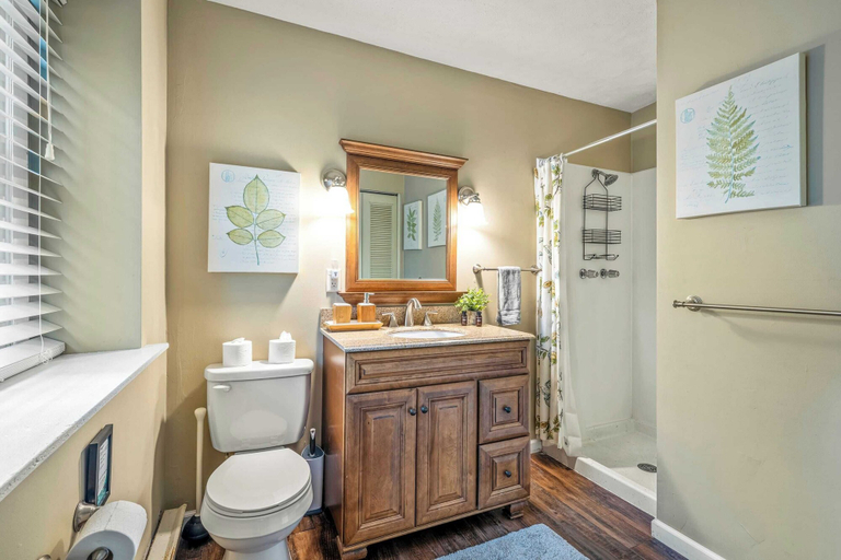 Bathroom 4, Double Diamond Lodge by Avantstay Group Escape w/ Firepit, Patio, Activities, Carbon