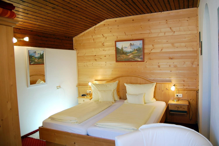 Bedroom 2, Hotel - Pension - Heidelberg inkl. Chiemgaukarte, Traunstein