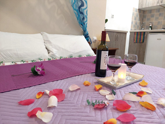 Bedroom 2, E V E L I N A ' S PENSION & GUESTHOUSE ------------------------ BLACK SAND ESSENCE -----Where the wh, South Aegean
