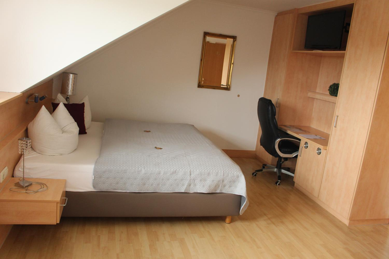 Bedroom 3, Hotel Grabinger, Schwandorf