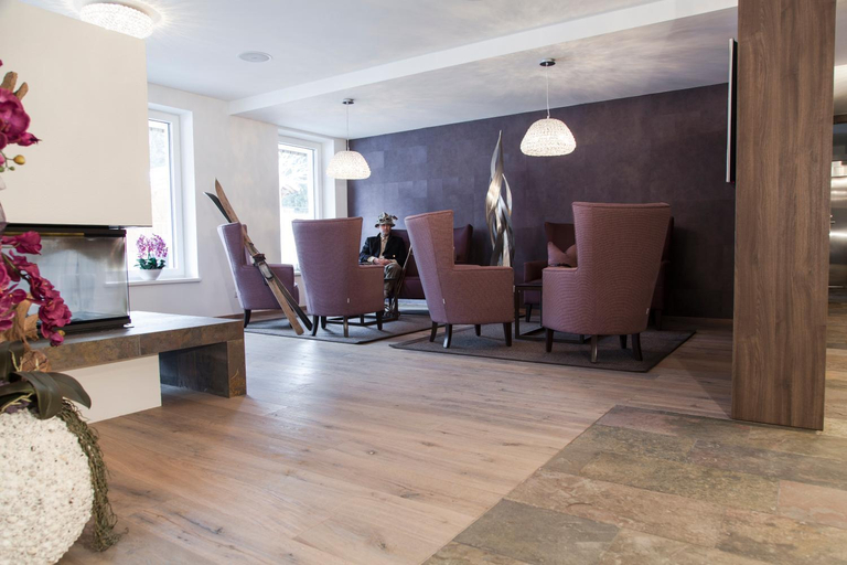 Public Area 3, Schweiger, Landeck