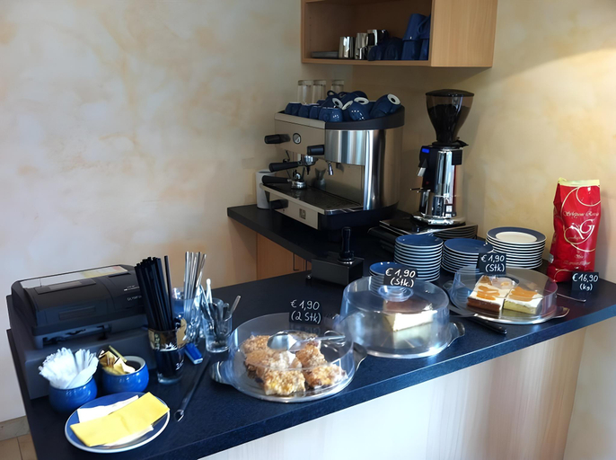 Food & Drinks 5, Hotel Am Wiesenweg l 24h check-in, Würzburg