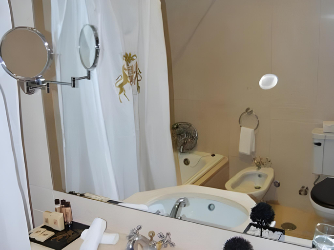 Bathroom 5, Hotel Inglaterra - Charme & Boutique, Cascais