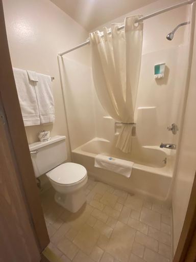 Bathroom 3, Village Inn on the Lake, Manitowoc