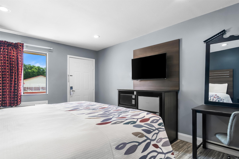Bedroom 3, Americas Best Value Inn & Suites Siloam Springs, Benton