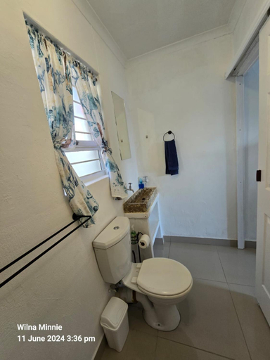 Bathroom 3, Mattaniah Pet friendly Accommodation, eThekwini