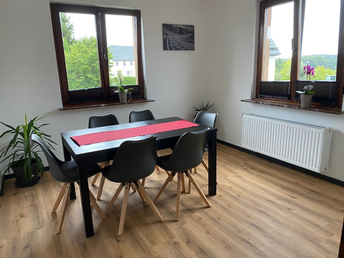 Facilities 2, Ringtoys Rooms mit einem Gemeinschaftsbad One bathroom to share with four rooms, Vulkaneifel