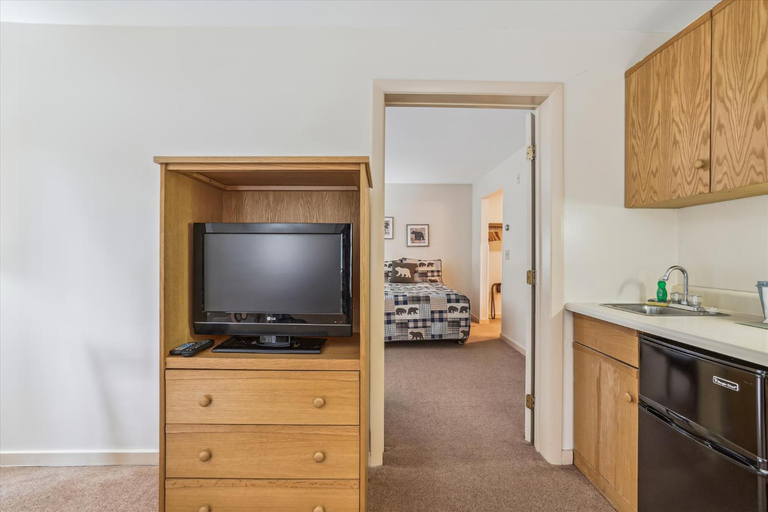 Others 5, Cedarbrook One Bedroom Suite 11416, Windsor