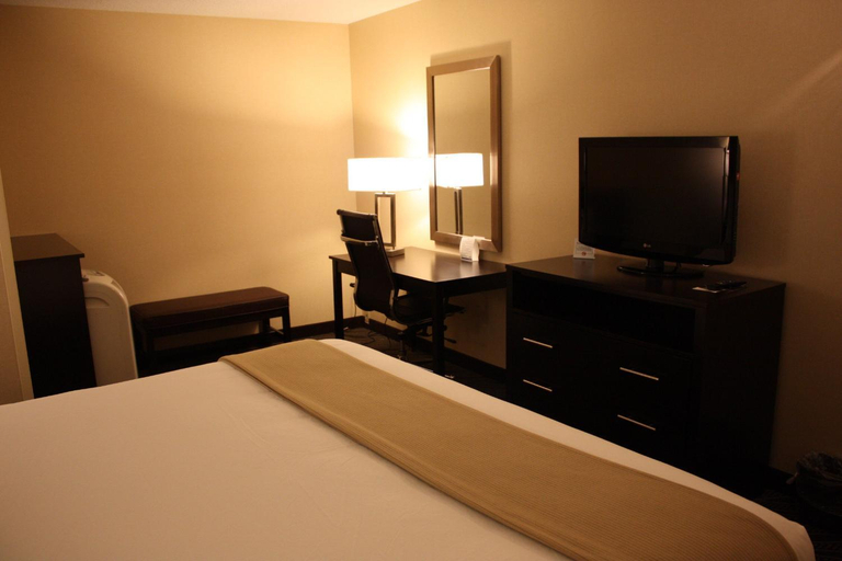 Bedroom 4, Holiday Inn Express LUDLOW - CHICOPEE AREA by IHG, Hampden