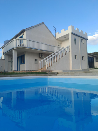 Others 2, Villa Matanov dvorac, Tisno