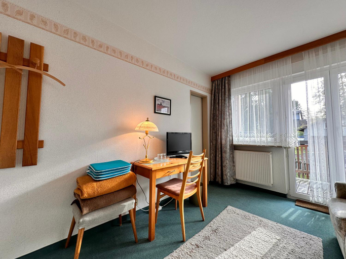 Bedroom 3, Pension zum Lowen, Parkplatz, Wlan, Zentral, Hof