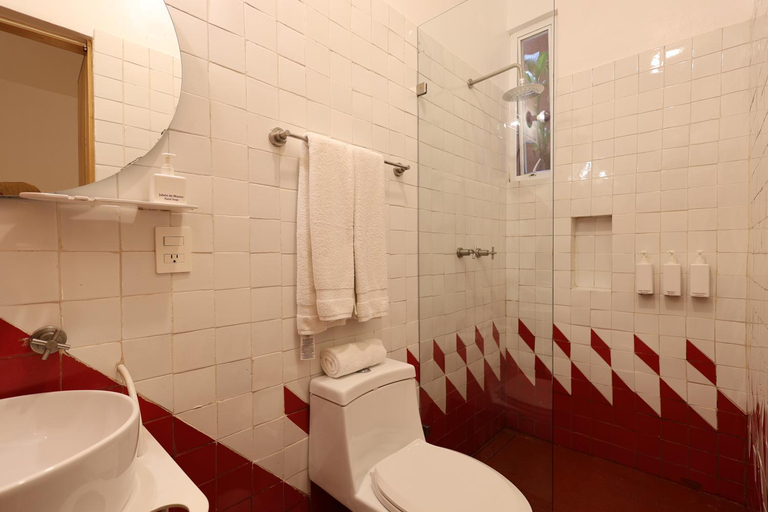Bathroom 4, Hotel Ayook, Del Centro