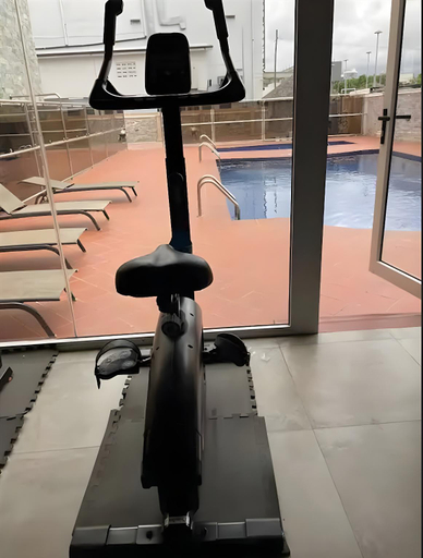 Others 3, Comfy Studio with Pool & Gym!, Accra