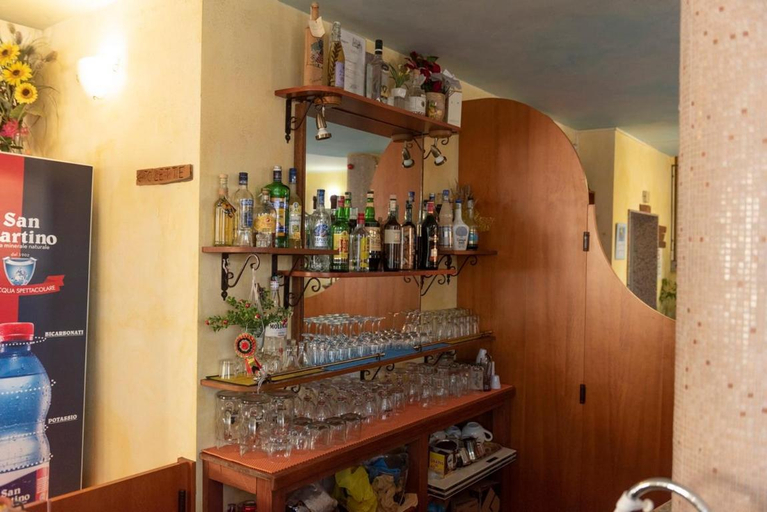 Food & Drinks 5, Hotel Jasmine, Cagliari
