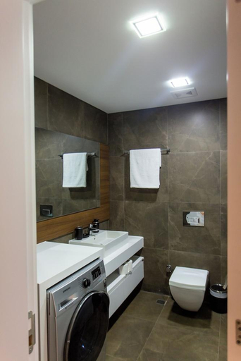 Bathroom 5, Accra Luxury Apartments At Pearl In City, Accra