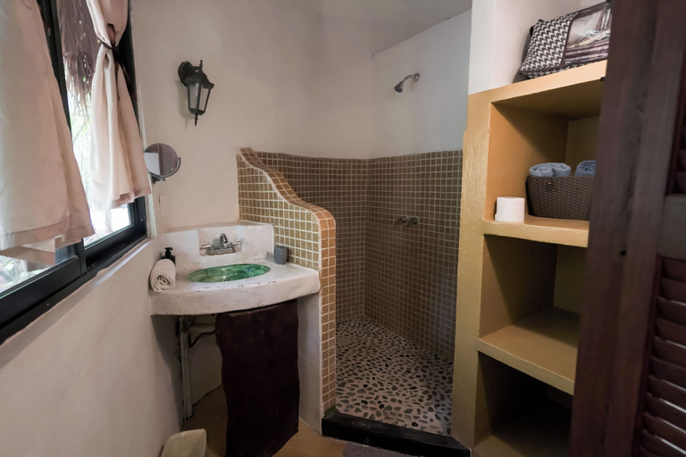 Bathroom 3, Jolie Jungle Eco Hotel, Benito Juárez