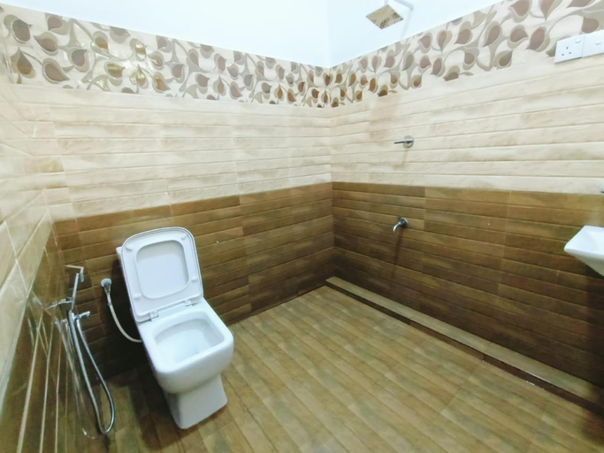 Bathroom 3, Hotel Sanhida Polonnaruwa, Thamankaduwa