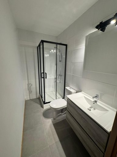 Bathroom 5, Auberge de La Source, Ain
