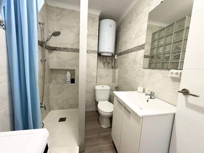 Bathroom 2, Apartsalou Bilbao, Tarragona