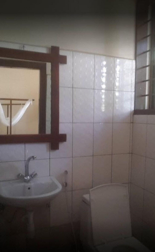 Bathroom 4, Climbers home, Moshi Urban