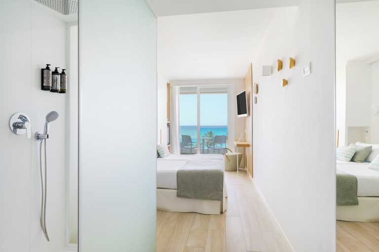 Bedroom 4, Iberostar Waves Bahía de Palma -Adults Only, Baleares