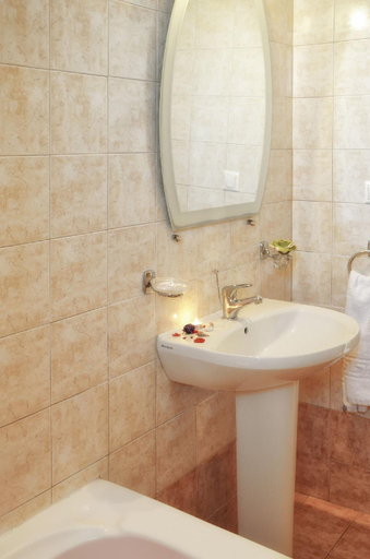 Bathroom 5, Belussi Beach Hotel & Suites, Ionian Islands