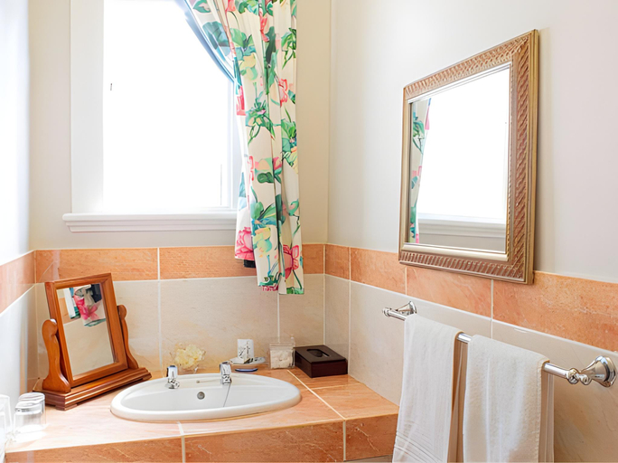 Bathroom 5, Roseland House, eThekwini
