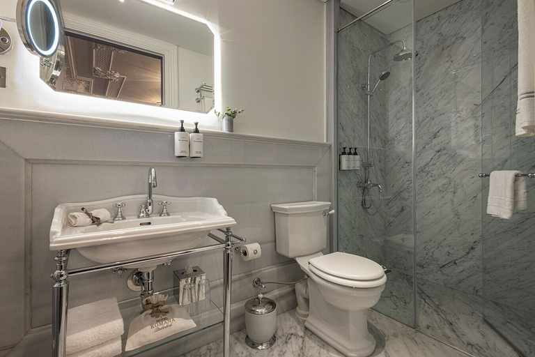 Bathroom 5, The Komana Binbirdirek, Fatih