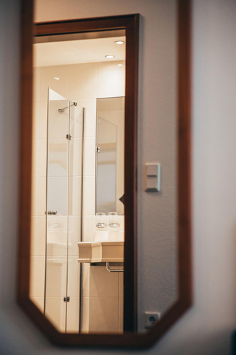 Bathroom 4, Maifeld Sport- & Tagungshotel, Soest