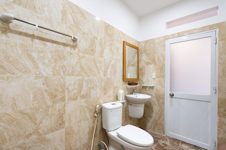 Bathroom 4, Green Airport Hotel, Tân Bình