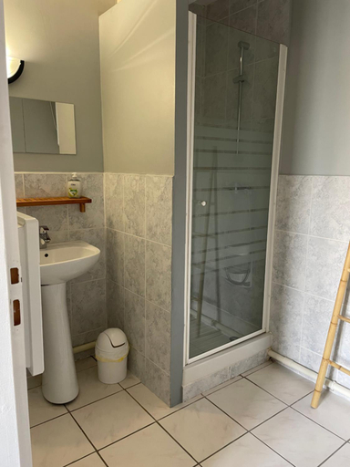 Bathroom, Cafe du lac, Drôme