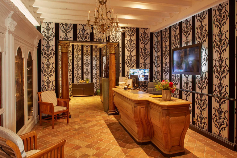 Public Area, Le Chateau De Candie, Savoie