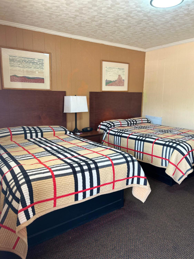 Bedroom 3, deavers motel, Clarke