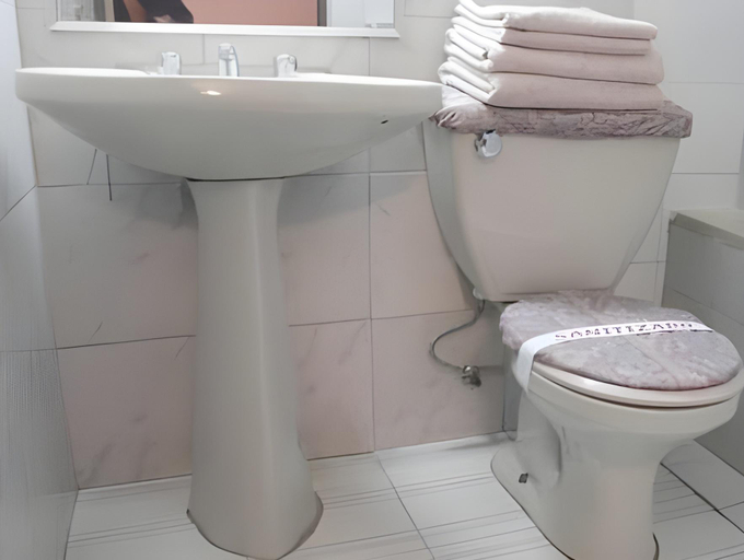 Bathroom, Hotel Nicolas Temuco, Cautín