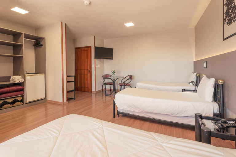 Bedroom 2, Hotel Mont Blanc, Bento Gonçalves