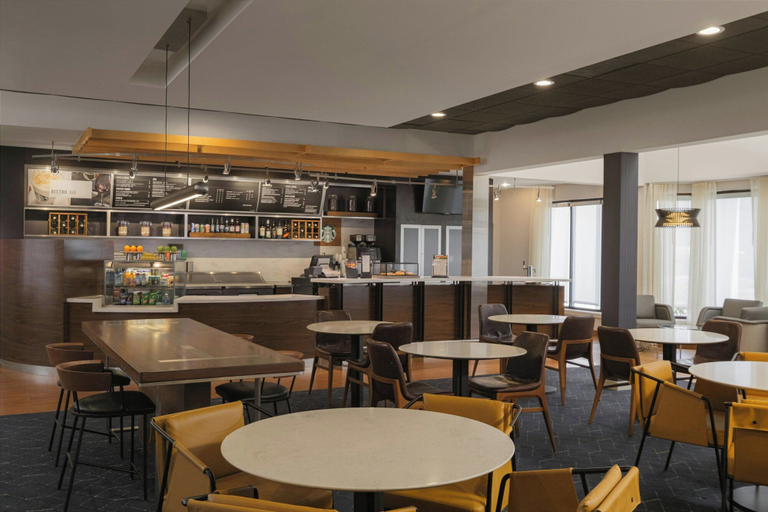 Food & Drinks 5, Courtyard by Marriott Louisville East, Jefferson