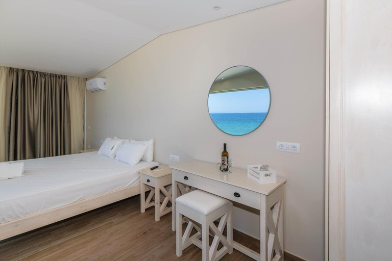 Bedroom 3, Belussi Beach Hotel & Suites, Ionian Islands