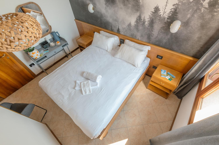 Bedroom 2, diana rooms, Vicenza