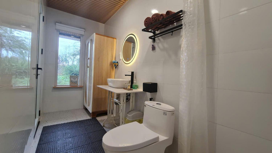 Bathroom 4, Adachi Farmstay Bảo Lộc, Bảo Lâm