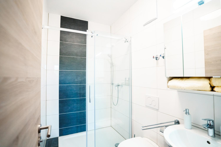 Bathroom 5, Hotel am Schafbaum, Heilbronn