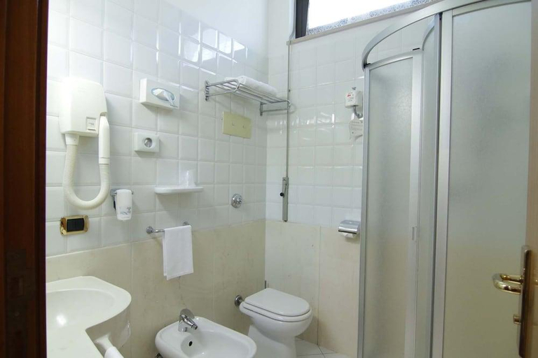 Bathroom 5, Hotel Garden Terni, Terni