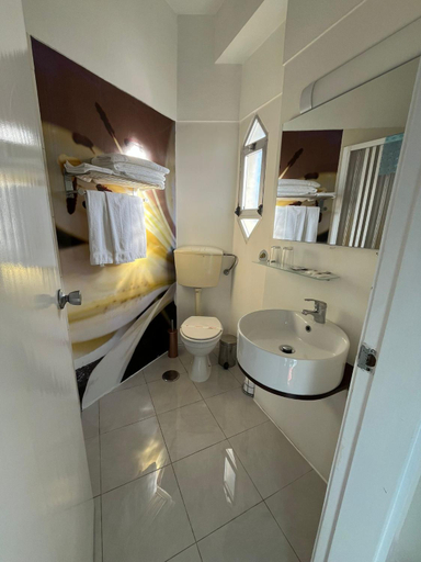 Bathroom 3, Rio Maior Hotel, Rio Maior