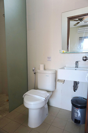 Bathroom 5, Sweet Corner Guest House, Denpasar