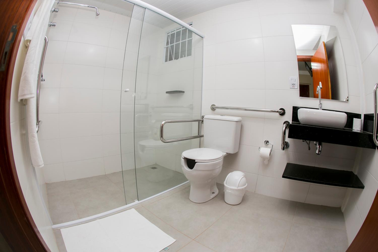 Bathroom 3, Hotel Maximos, Itapetininga