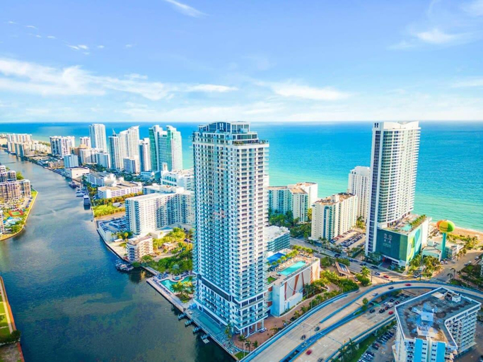 Others 5, Luxury Penthouse|Awesome Views|Pools| Free Parking, Broward