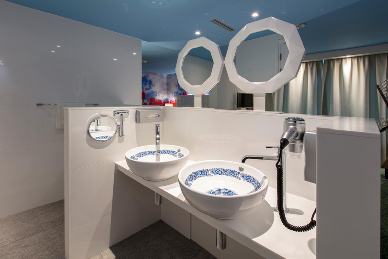 Bathroom 4, Hotel Mitland, Utrecht