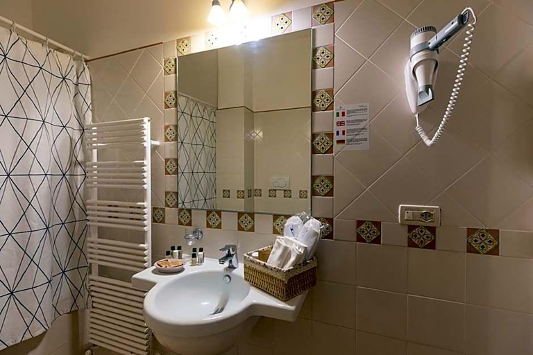 Bathroom 5, Grand Hotel Hermitage & Villa Romita, Napoli