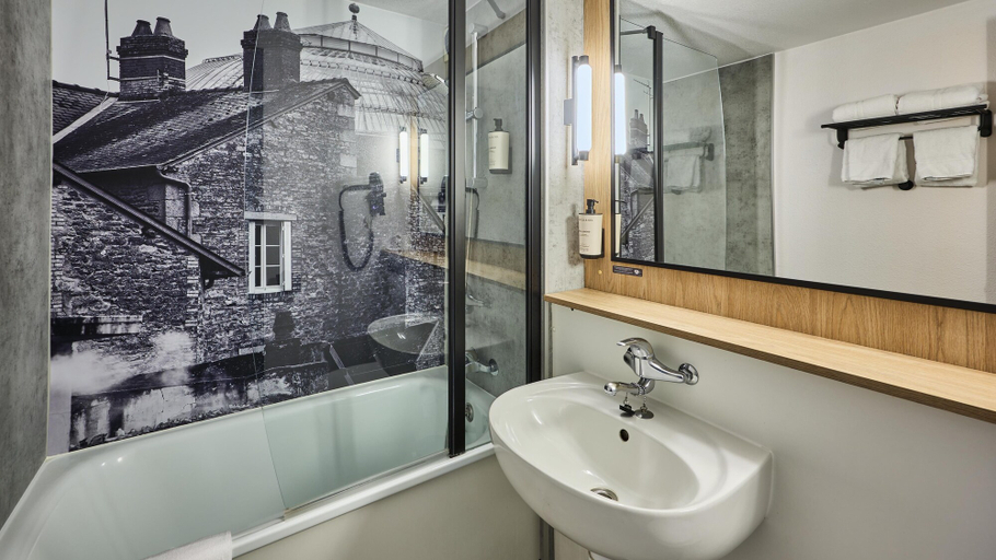 Bathroom 4, Campanile NATURE - Alençon, Orne