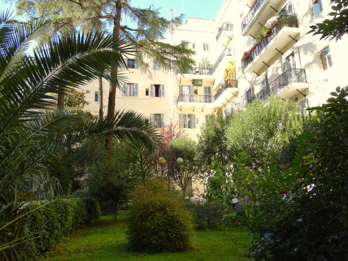 Others 5, Domus Dino, Rome
